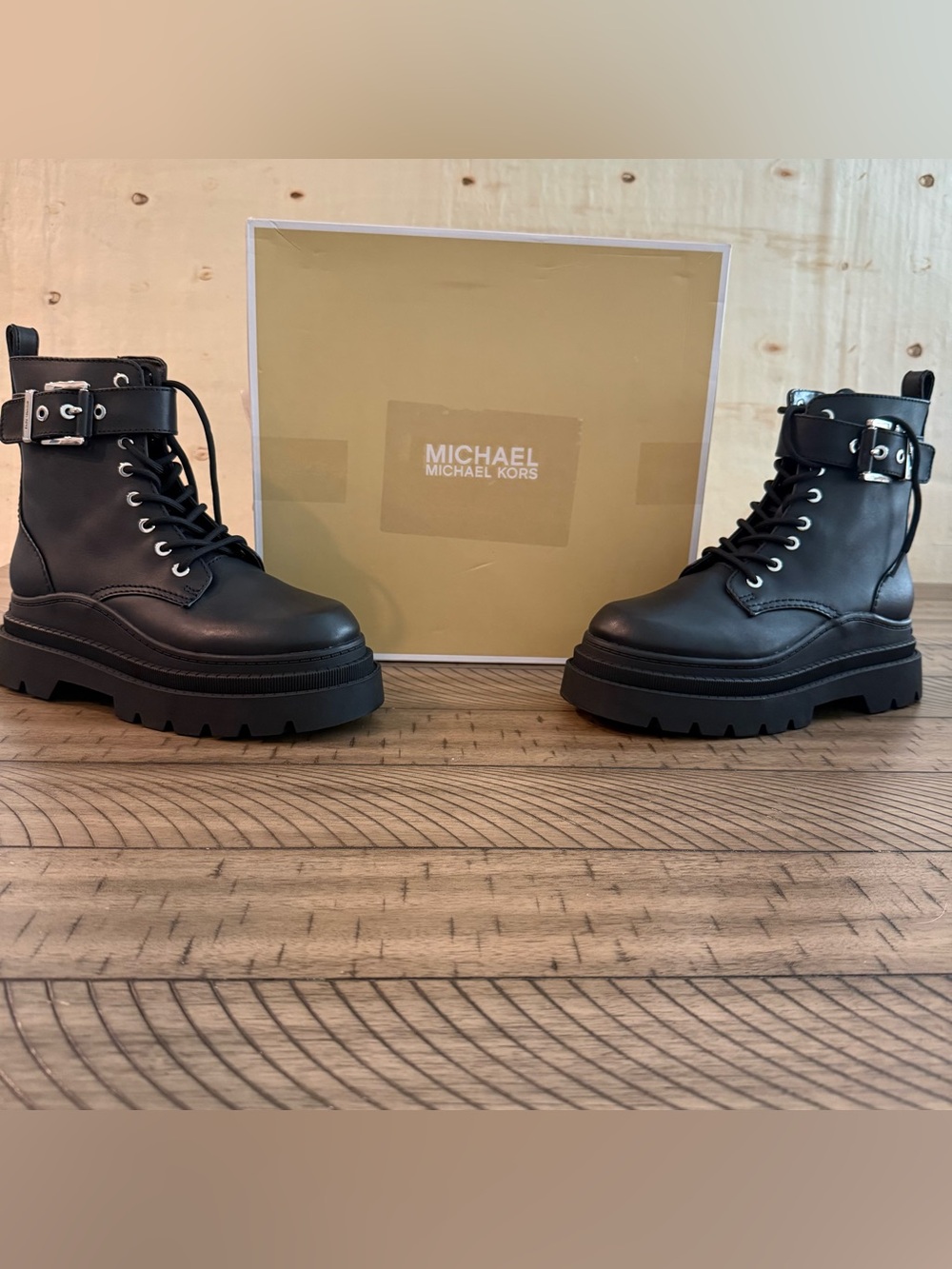 NWT Michael Kors Colby Black Lug Sole Lace Up Boots Sz 8.5